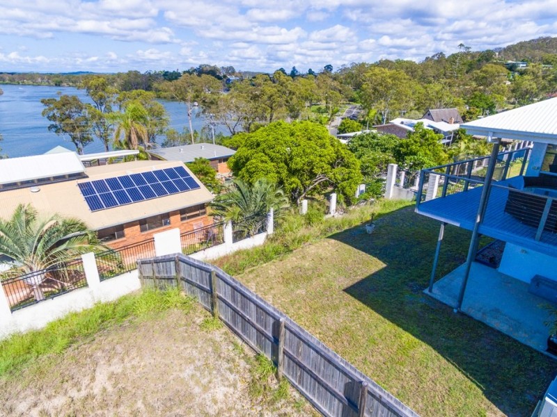 13 Richard st, Boyne Island QLD 4680
