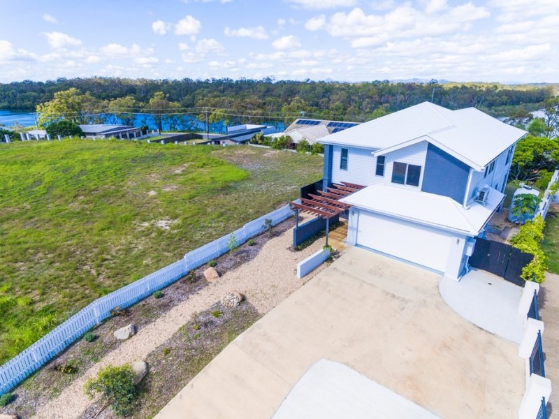 13 Richard st, Boyne Island QLD 4680