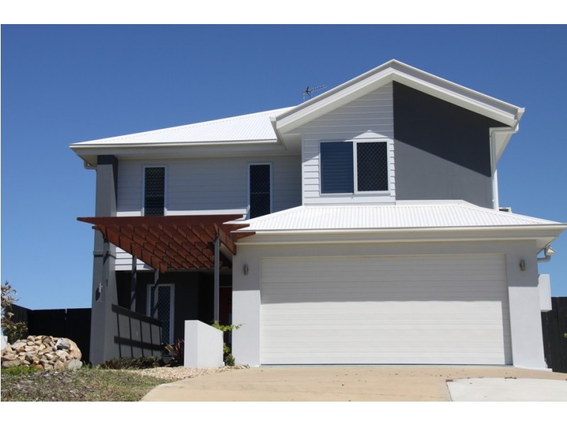 13 Richard st, Boyne Island QLD 4680
