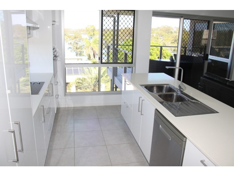 13 Richard st, Boyne Island QLD 4680