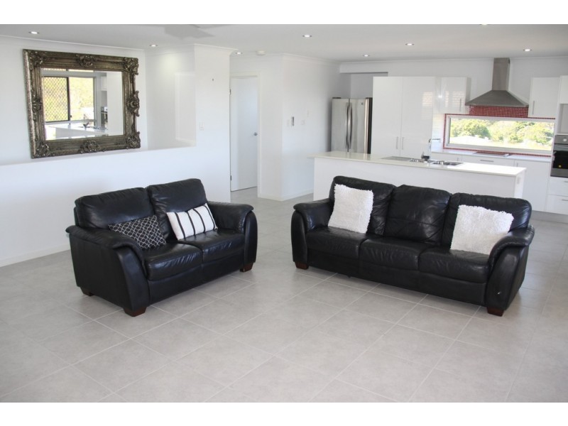 13 Richard st, Boyne Island QLD 4680