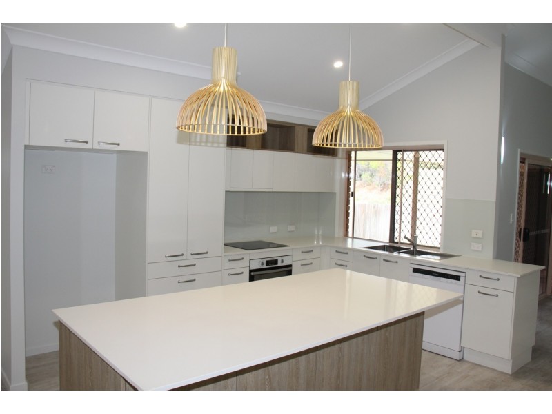 25 The Oaks Road, Tannum Sands QLD 4680