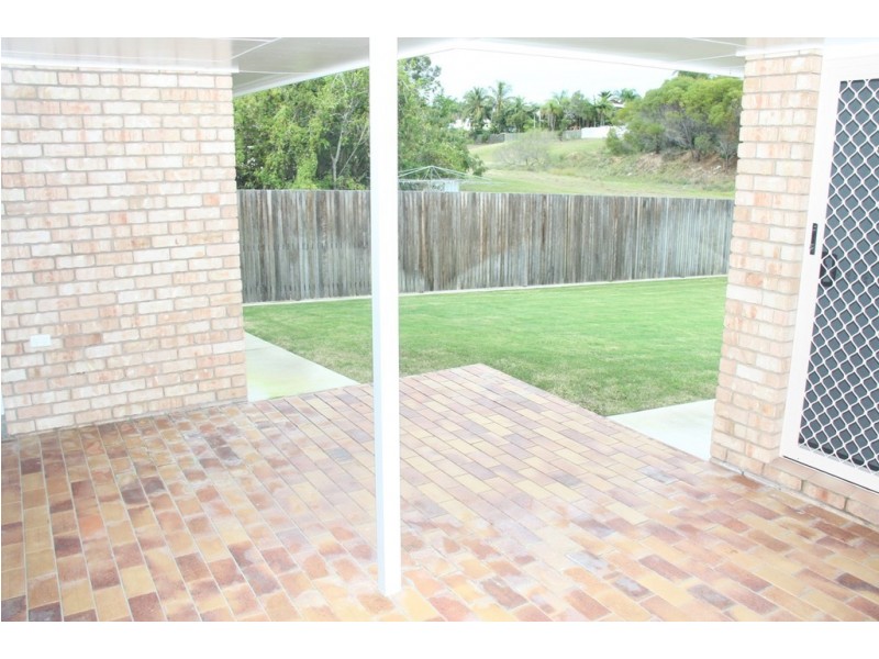 25 The Oaks Road, Tannum Sands QLD 4680