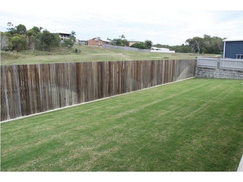 25 The Oaks Road, Tannum Sands QLD 4680