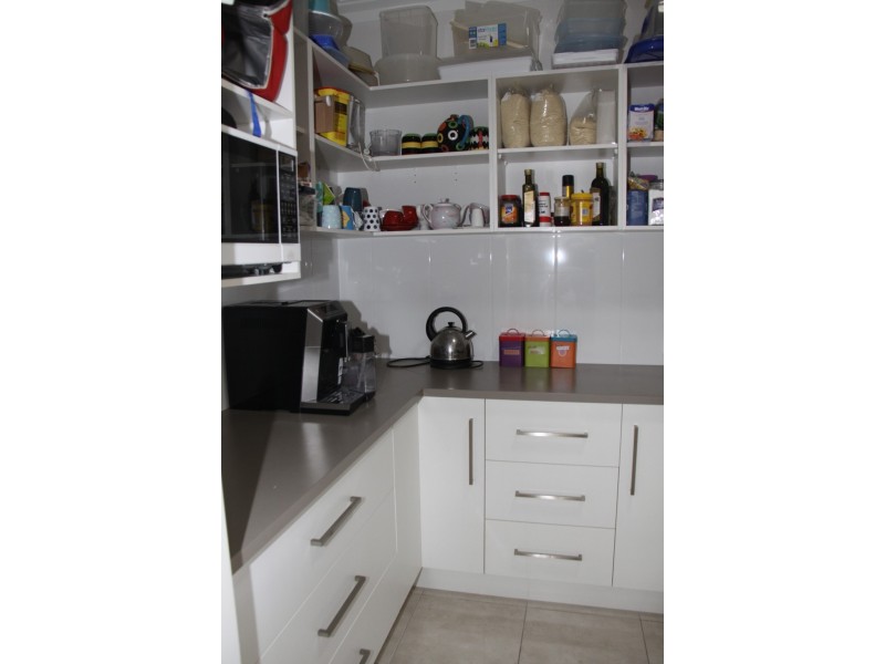 15 Riverside Dr, Tannum Sands QLD 4680