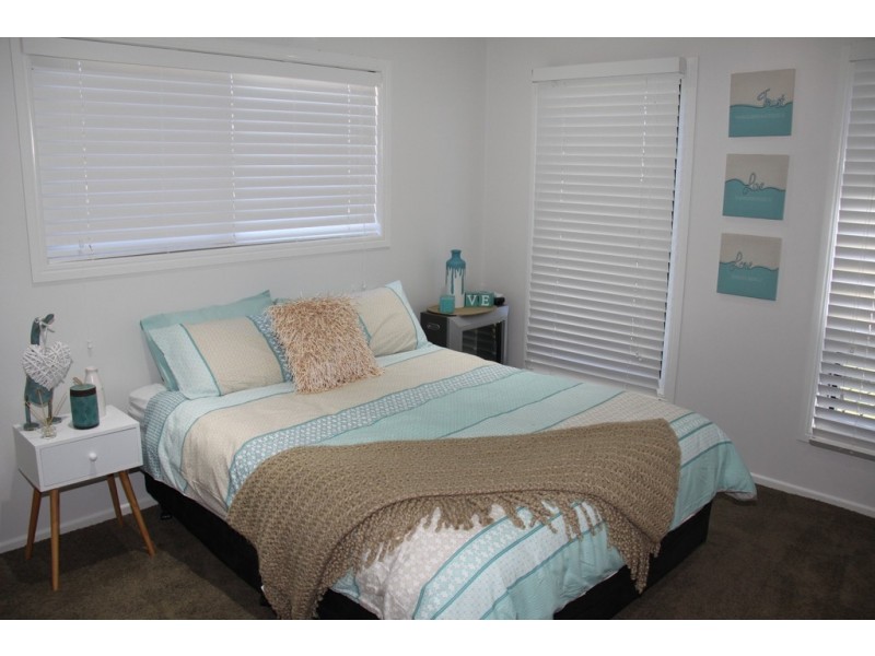 15 Riverside Dr, Tannum Sands QLD 4680