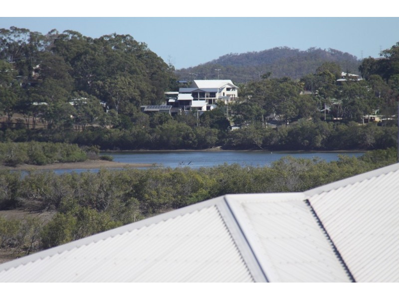 15 Riverside Dr, Tannum Sands QLD 4680