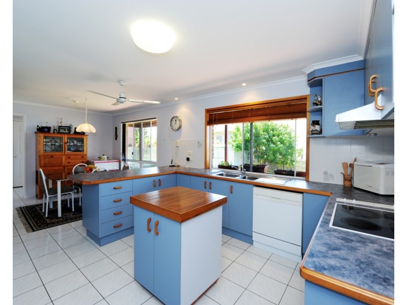 70 Booth Avenue, Tannum Sands QLD 4680