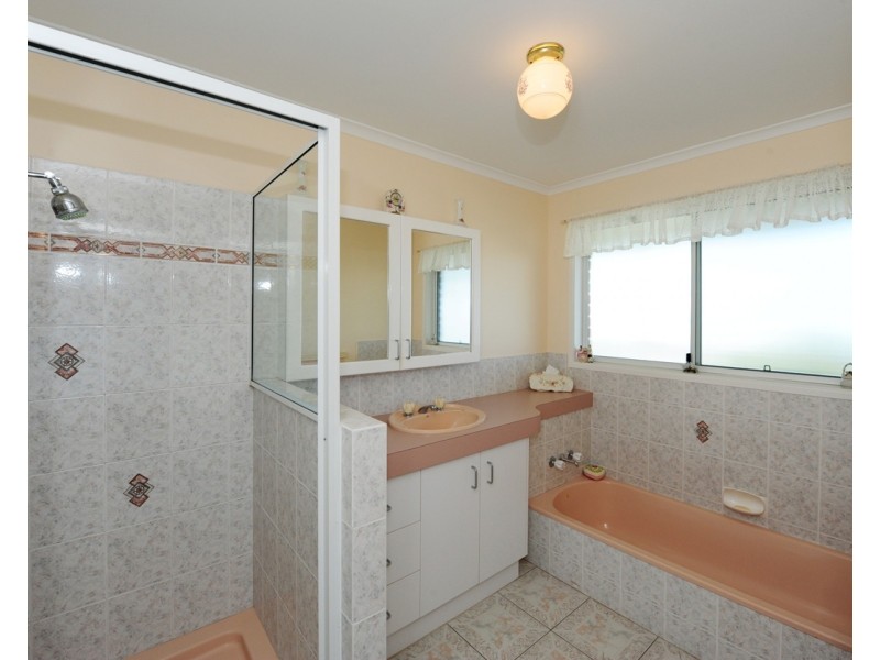 70 Booth Avenue, Tannum Sands QLD 4680