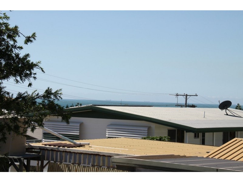 16 Booth Ave, Tannum Sands QLD 4680