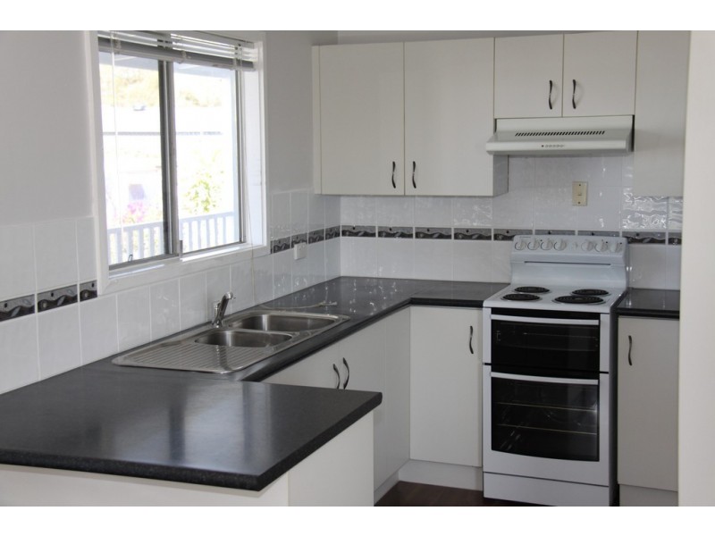 16 Booth Ave, Tannum Sands QLD 4680