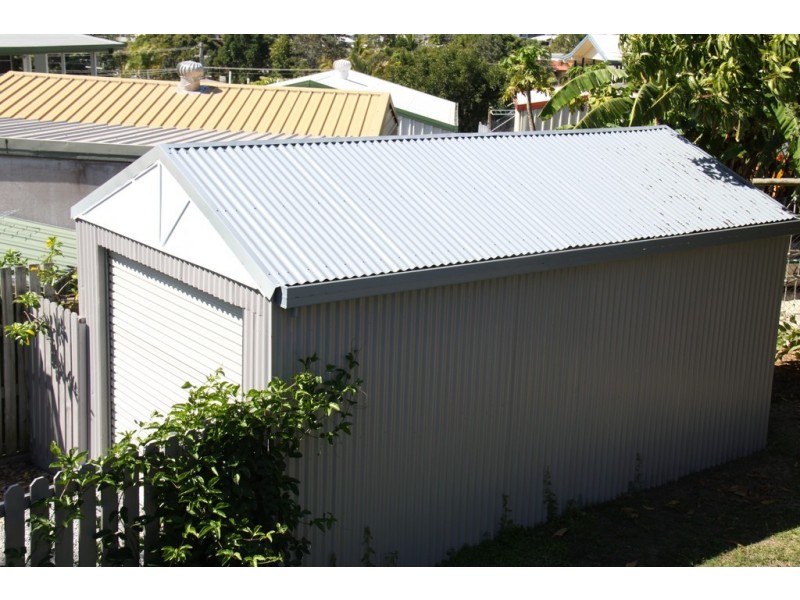 16 Booth Ave, Tannum Sands QLD 4680