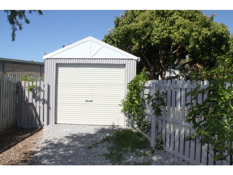 16 Booth Ave, Tannum Sands QLD 4680