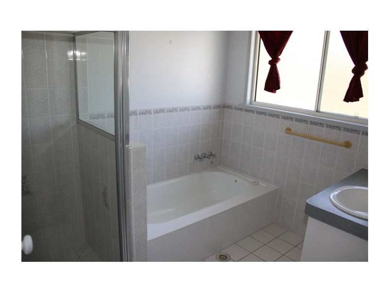 7 Wattora close, Boyne Island QLD 4680