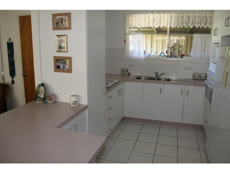 24 Curtis ave, Boyne Island QLD 4680