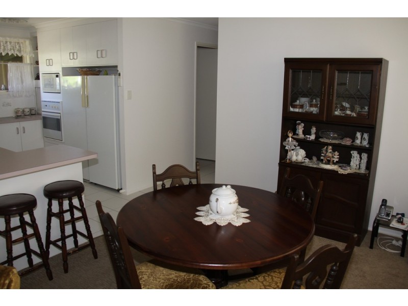 24 Curtis ave, Boyne Island QLD 4680