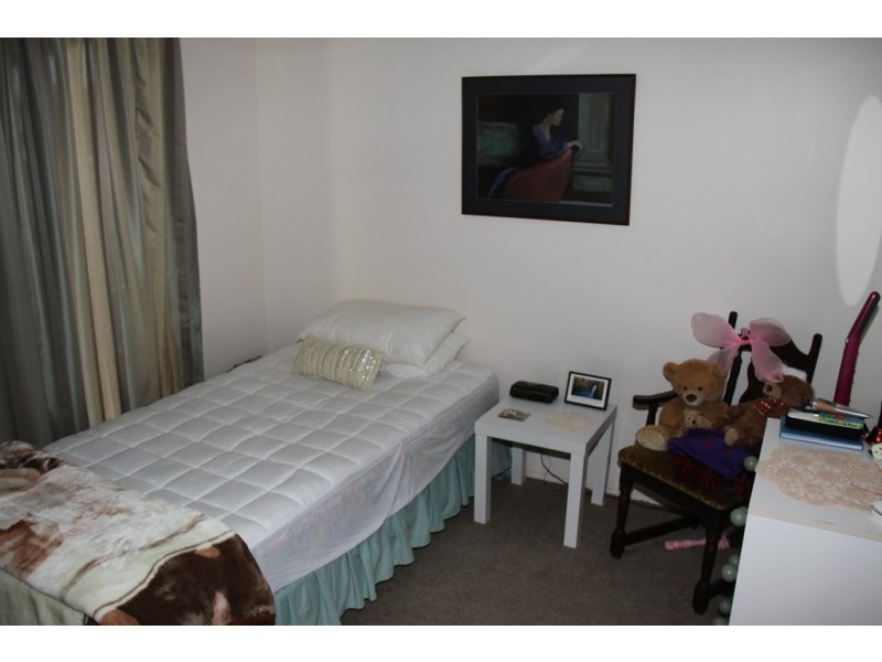 24 Curtis ave, Boyne Island QLD 4680