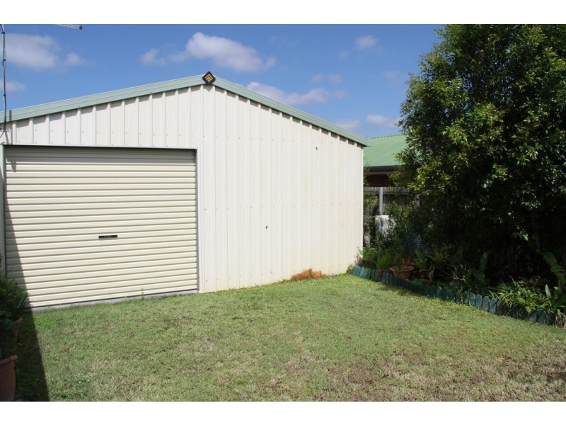 24 Curtis ave, Boyne Island QLD 4680