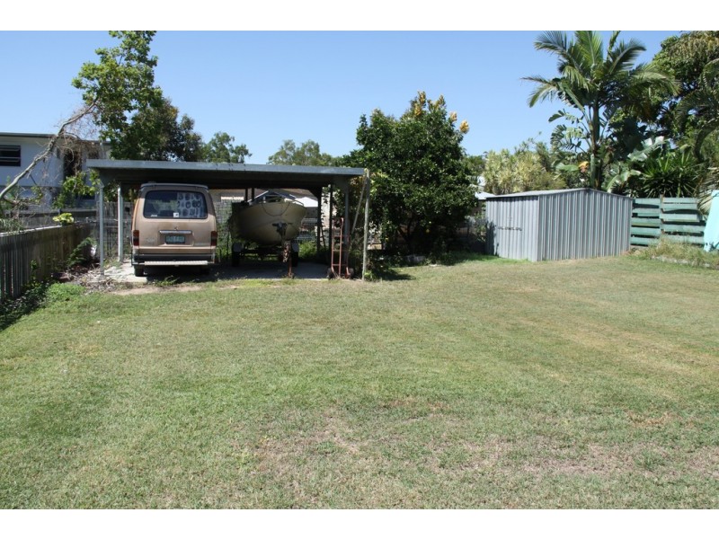 15 Yukana street, Boyne Island QLD 4680