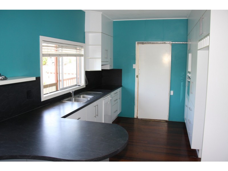 14 Yukana street, Boyne Island QLD 4680