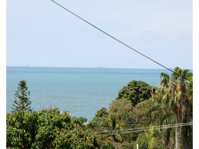 30 Amaroo Street, Boyne Island QLD 4680