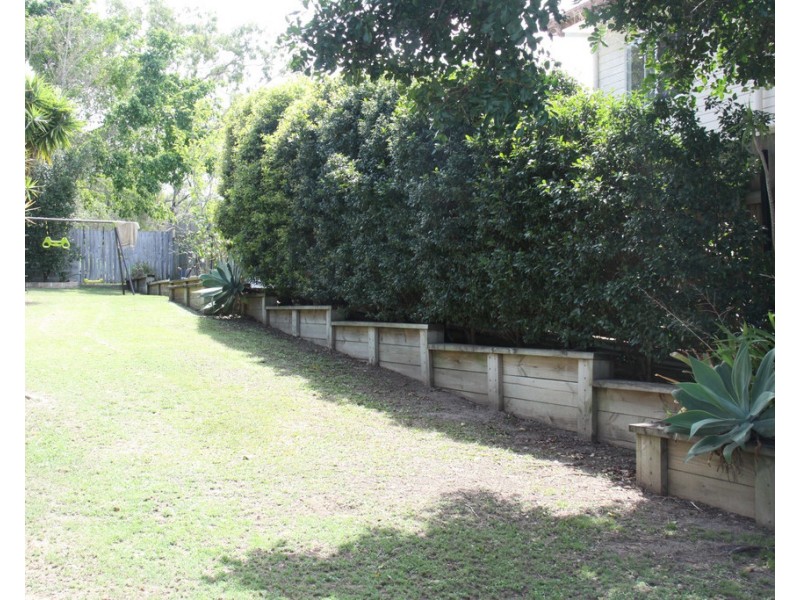 30 Amaroo Street, Boyne Island QLD 4680