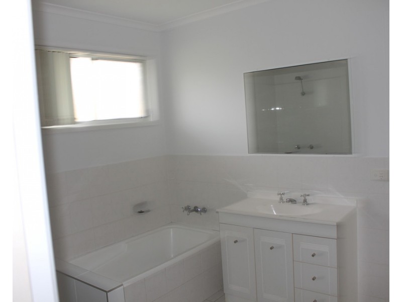 7 Lomandra Street, Boyne Island QLD 4680