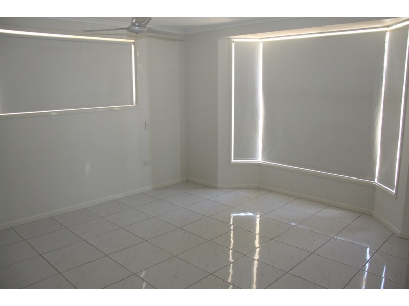 4 Sayre cr, Boyne Island QLD 4680