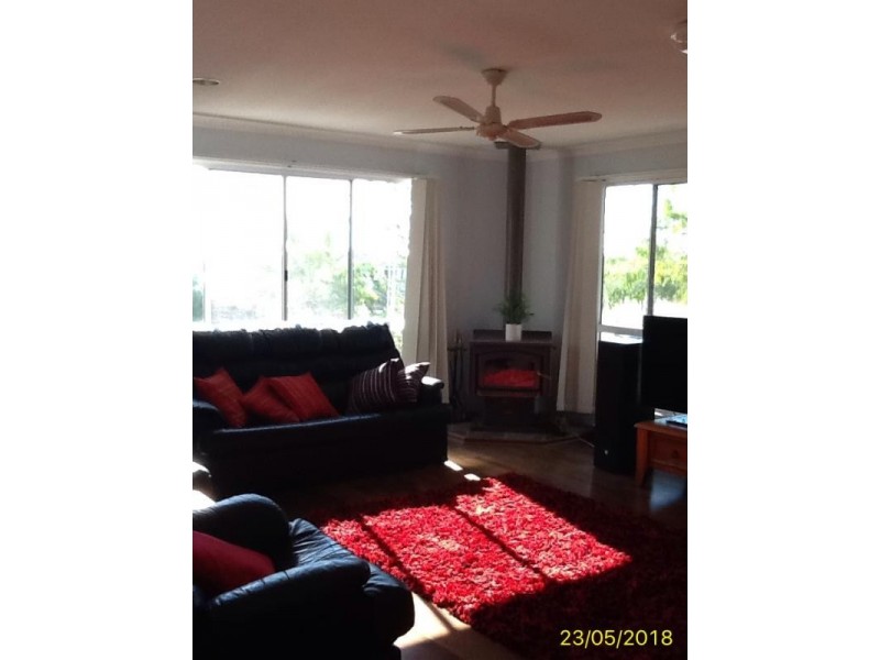 25 Centenary Drive, Boyne Island QLD 4680