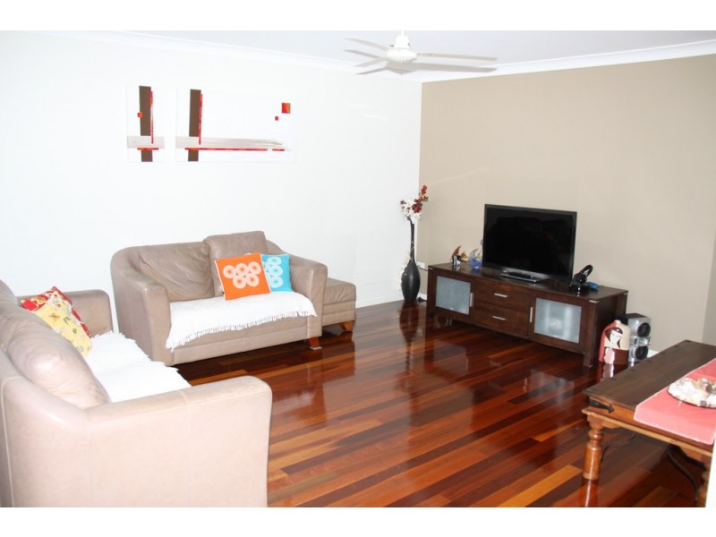 10 Tasman ct, Boyne Island QLD 4680