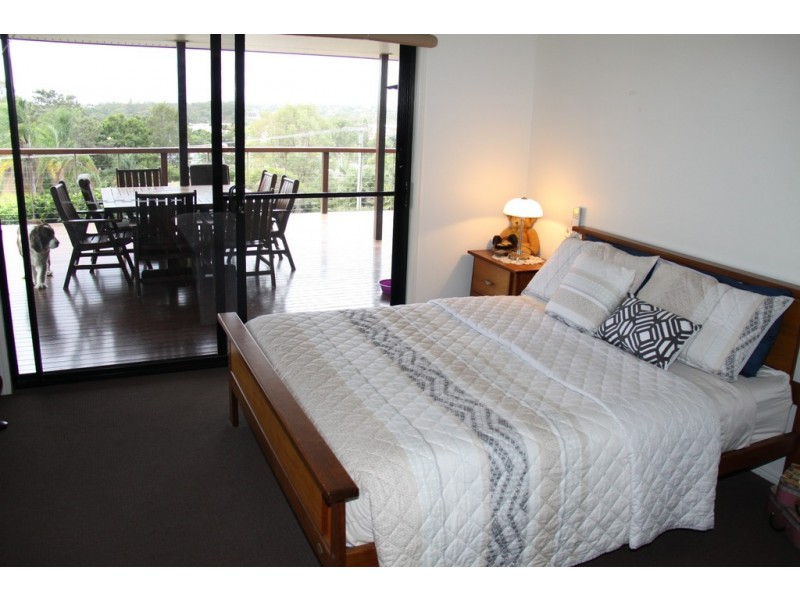 10 Tasman ct, Boyne Island QLD 4680