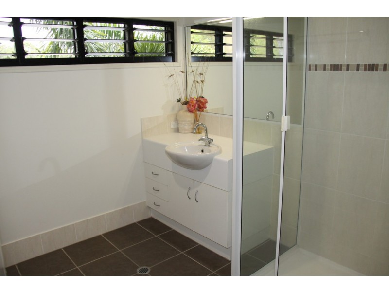 10 Tasman ct, Boyne Island QLD 4680
