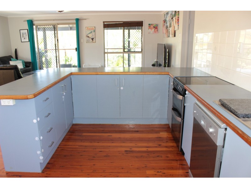 18 Lomandra Street, Boyne Island QLD 4680