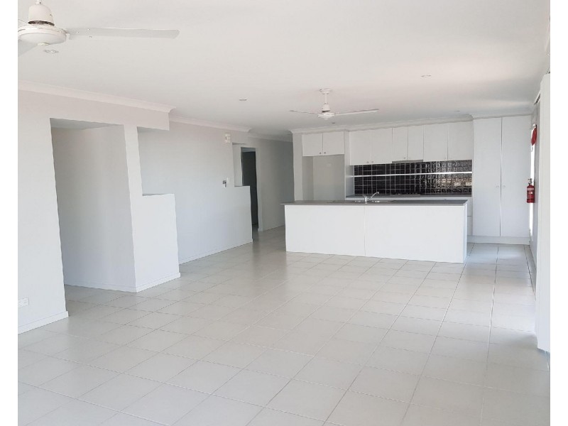 50 Iris Road, Kirkwood QLD 4680