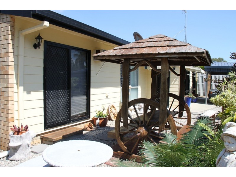 21 Alkina cr, Boyne Island QLD 4680