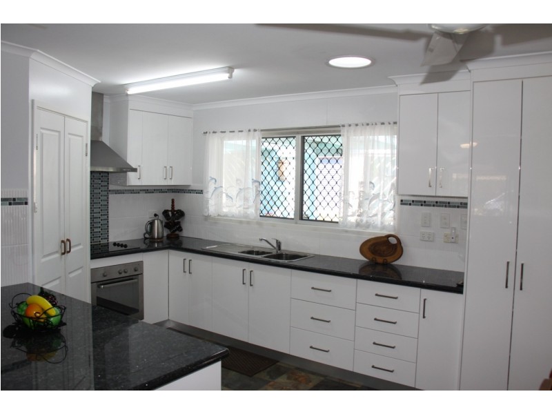 21 Alkina cr, Boyne Island QLD 4680