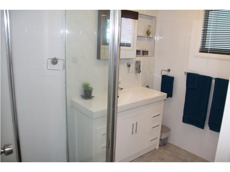 21 Alkina cr, Boyne Island QLD 4680