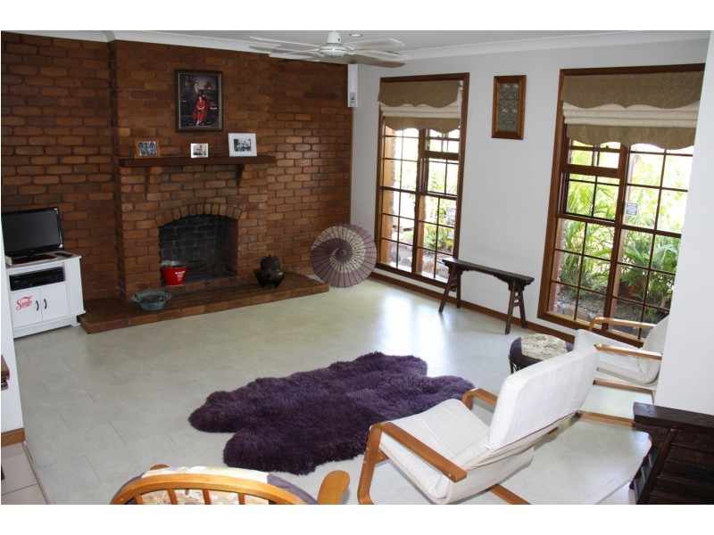 55 Cremorne Dr, Tannum Sands QLD 4680