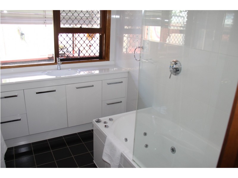 55 Cremorne Dr, Tannum Sands QLD 4680