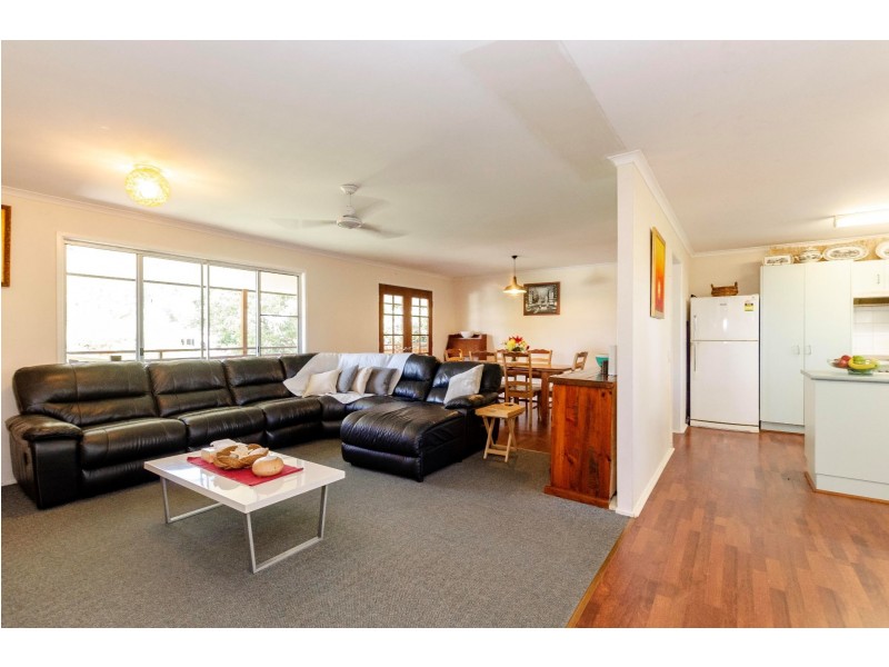 7 Tasman Court, Boyne Island QLD 4680