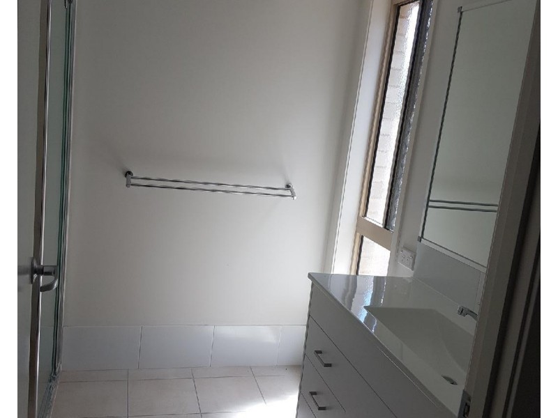 19 Jardine Street, Boyne Island QLD 4680