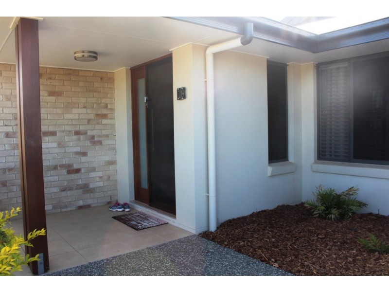 19 Lenthall Court, Boyne Island QLD 4680