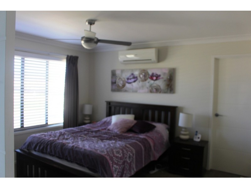 19 Lenthall Court, Boyne Island QLD 4680