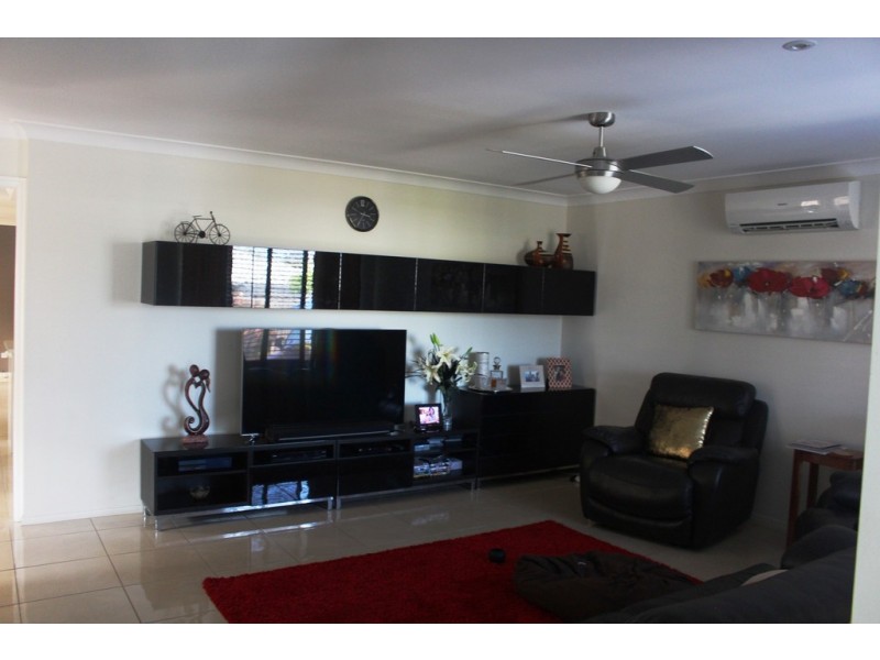 19 Lenthall Court, Boyne Island QLD 4680