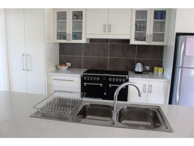 19 Lenthall Court, Boyne Island QLD 4680