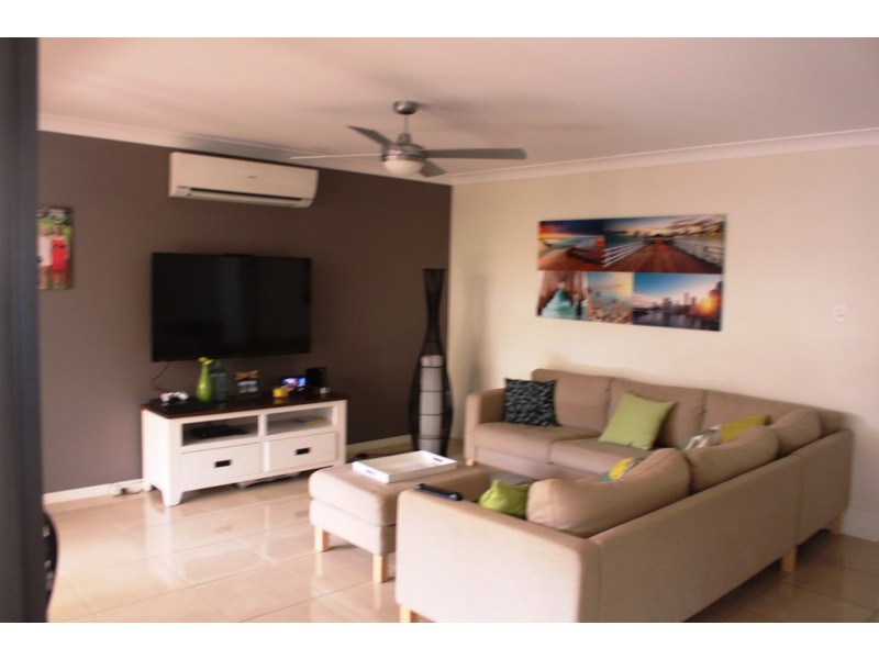 19 Lenthall Court, Boyne Island QLD 4680