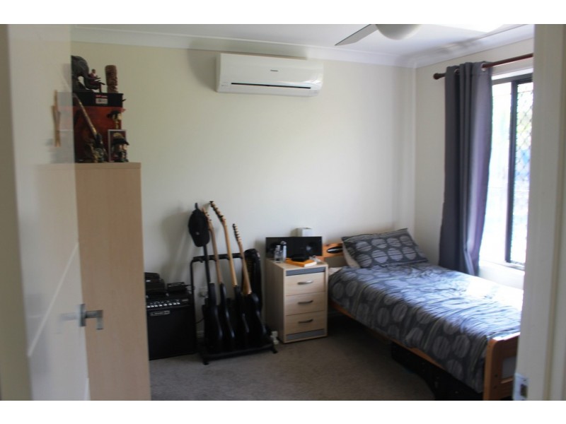 19 Lenthall Court, Boyne Island QLD 4680