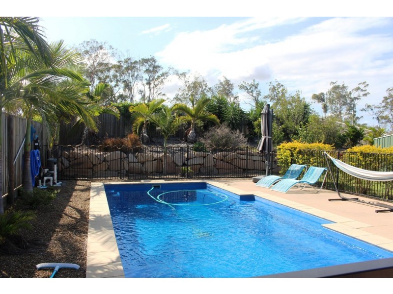 19 Lenthall Court, Boyne Island QLD 4680
