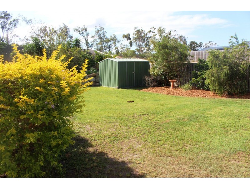 19 Lenthall Court, Boyne Island QLD 4680