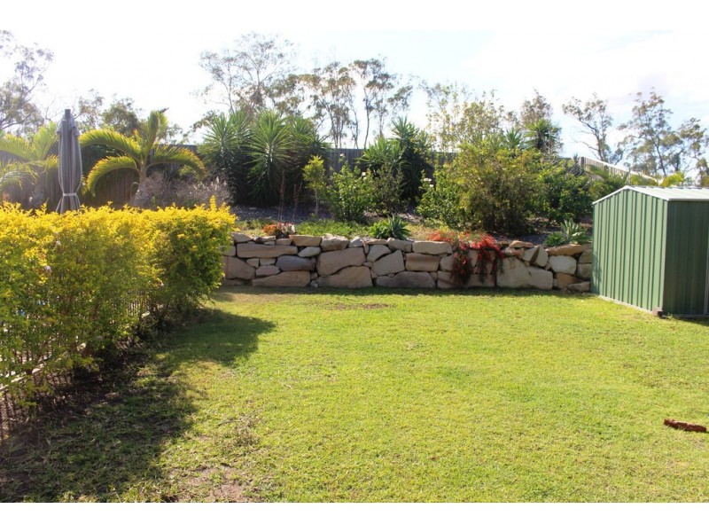 19 Lenthall Court, Boyne Island QLD 4680